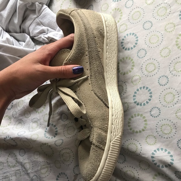 Tan Pumas - Picture 5 of 7